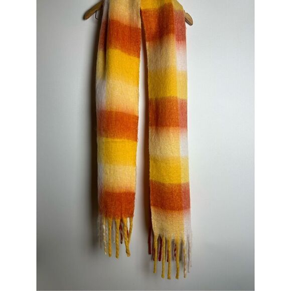 Orange and yellow oversized scarf - Picture 4 of 7